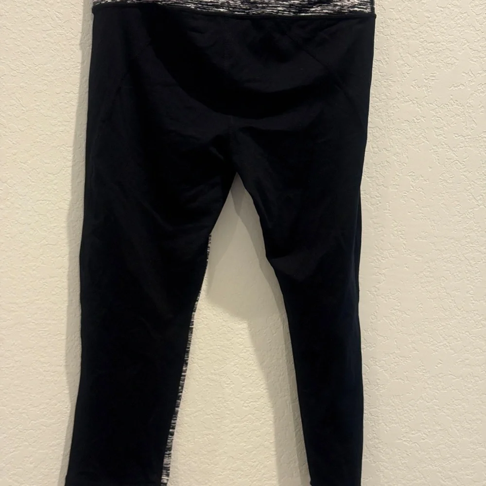 CAbi‎ Black and Gray Capris Versatile and Stylish